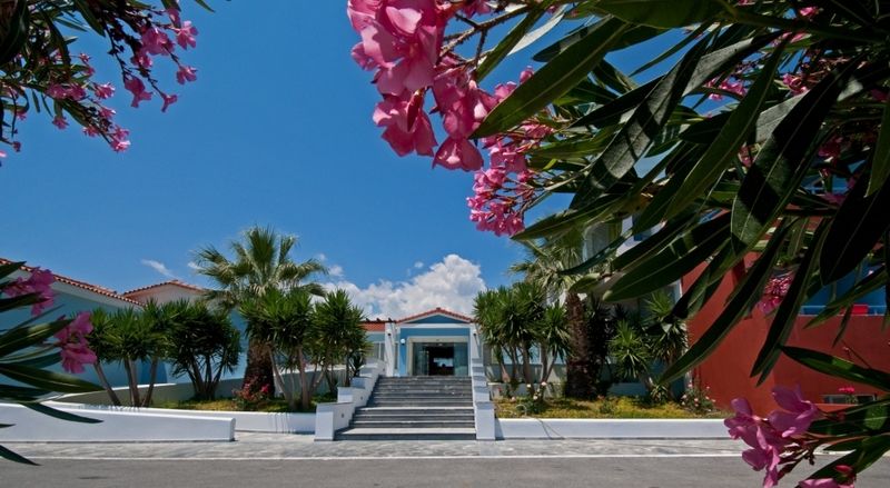 Zefiros Beach Hotel Mykali Exterior photo