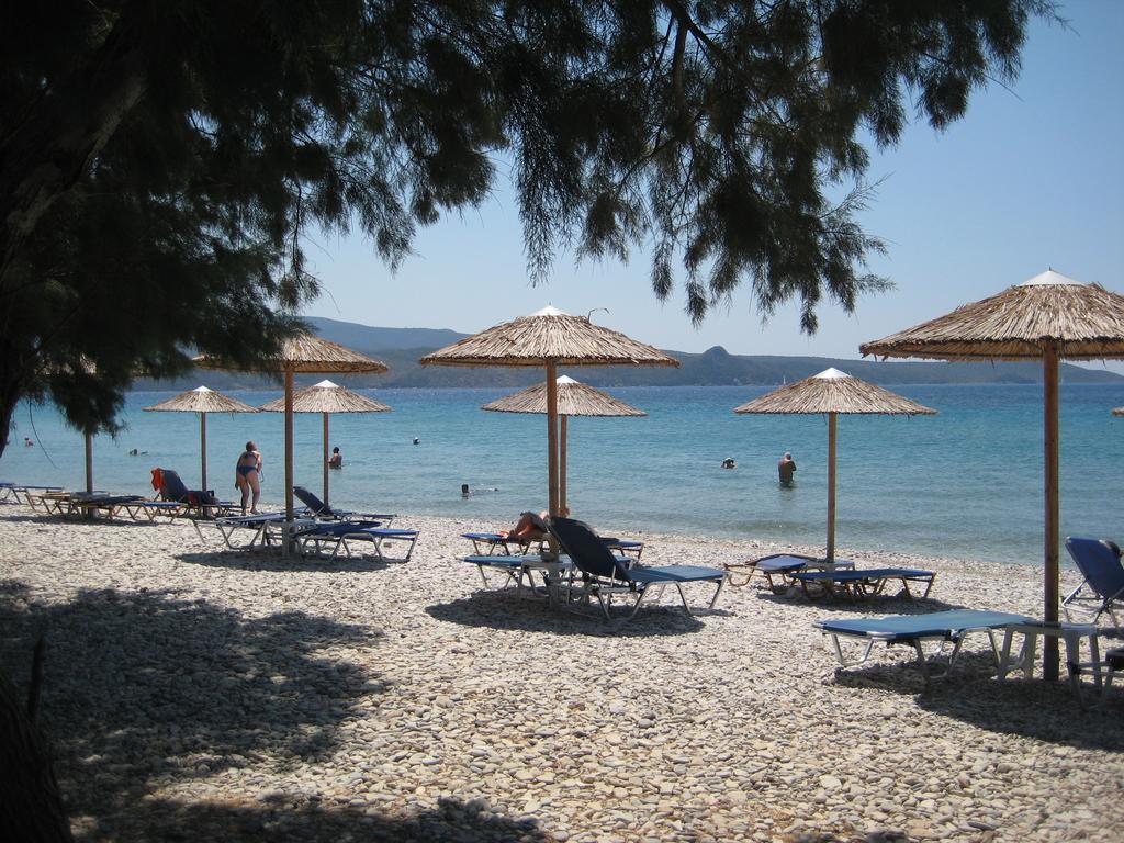 Zefiros Beach Hotel Mykali Exterior photo