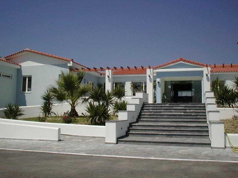 Zefiros Beach Hotel Mykali Exterior photo
