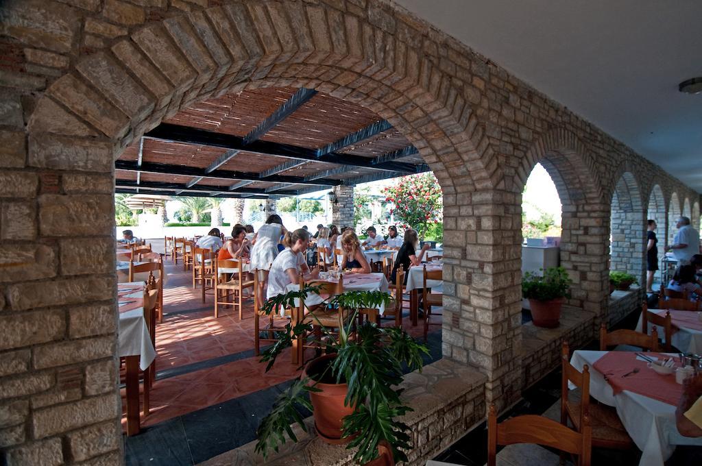 Zefiros Beach Hotel Mykali Exterior photo